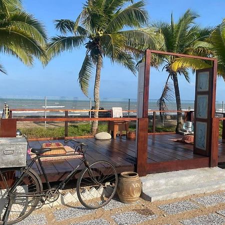 Blackstone Beach Resort Куантан Екстер'єр фото